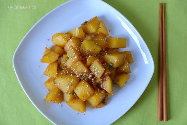 patate in padella dall'alto