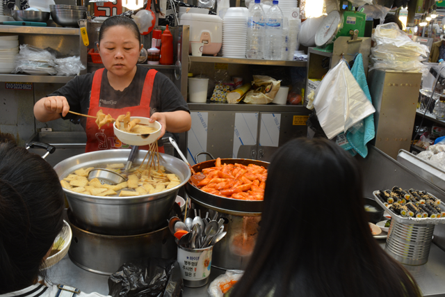 cibo-da-strada-odeng-tteokpokki